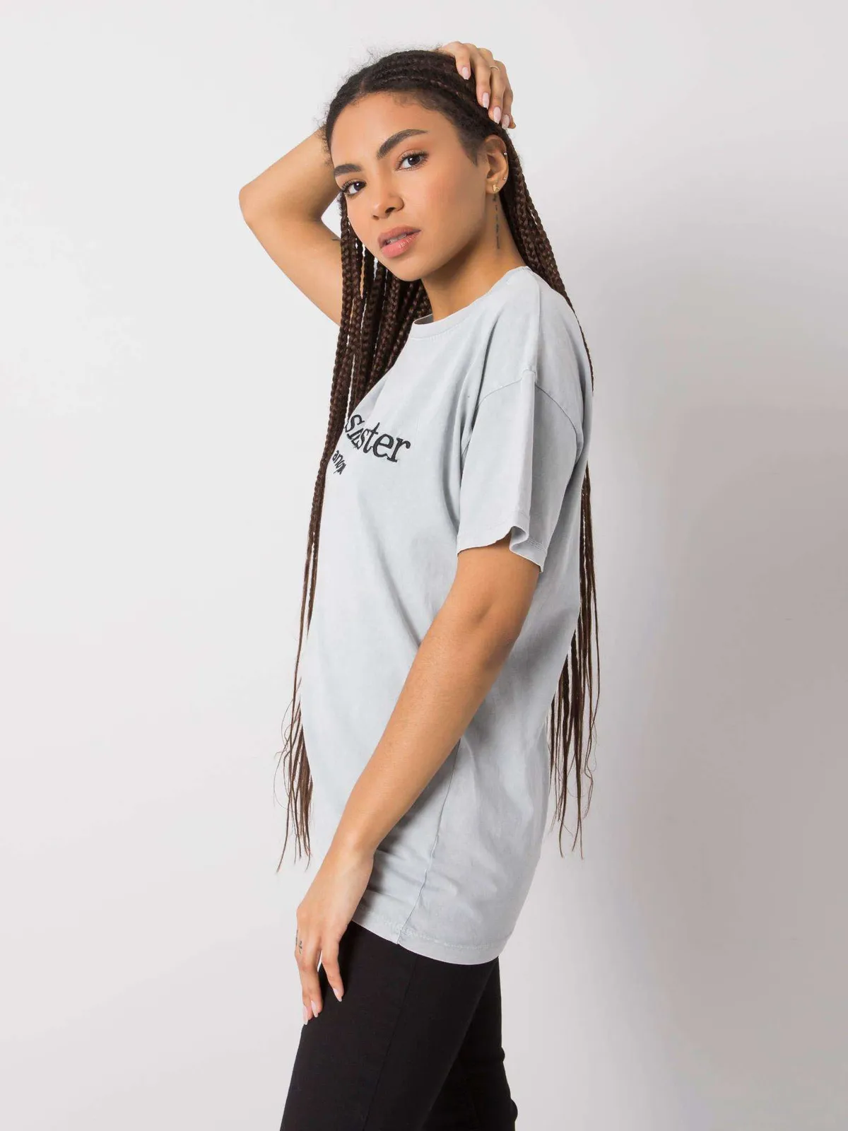 RUE PARIS Szary t-shirt z haftowanym napisem - zdjęcie 3