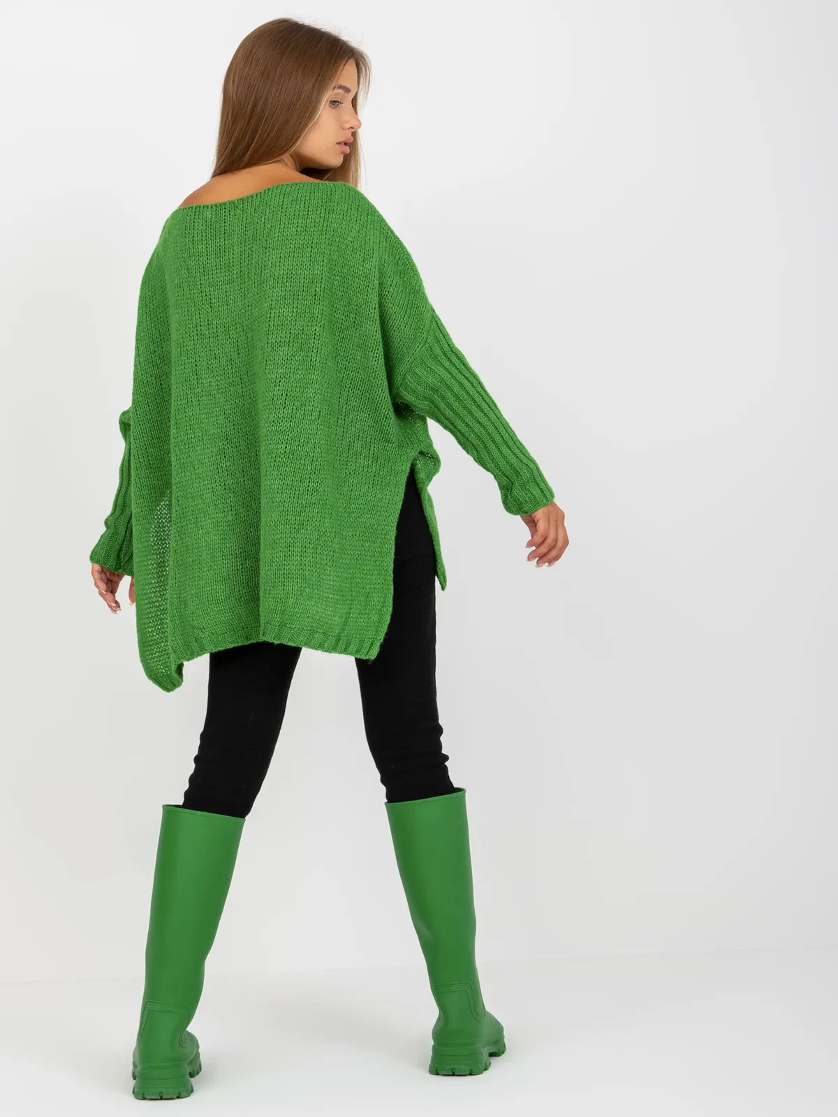 Zielony sweter oversize z dodatkiem wełny OCH BELLA - zdjęcie 5