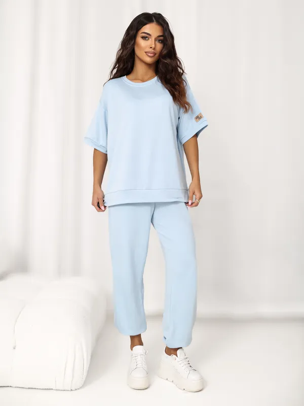 Casualowy komplet oversize ze spodniami wysokim stanem - widok 2