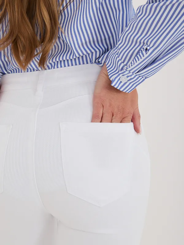 Klasyczne spodnie z rozszerzaną nogawką typu flare