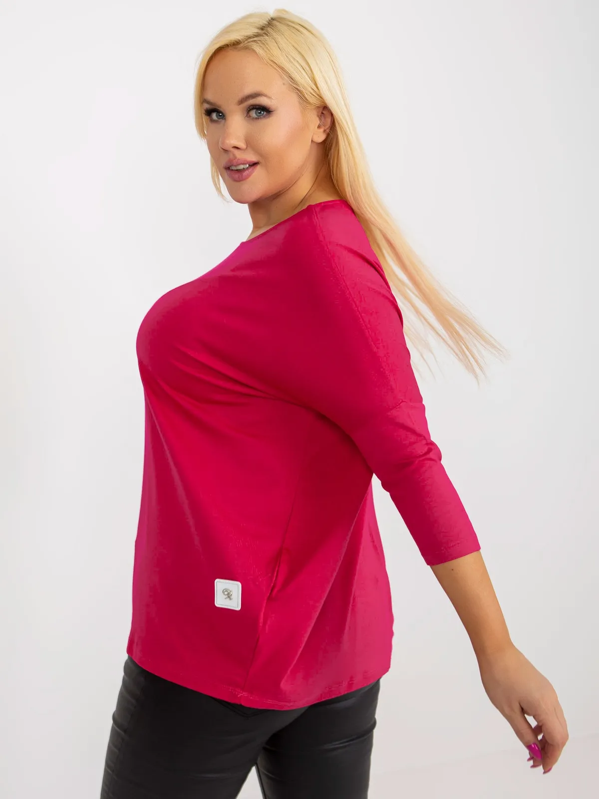 Biała gładka bluzka plus size z rękawem 3/4 - zdjęcie 4