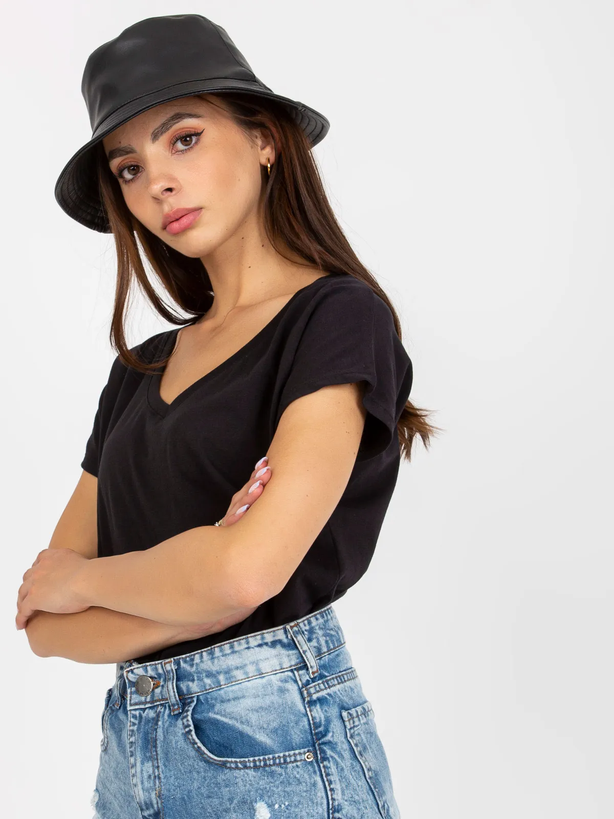 Czarny gładki t-shirt basic z bawełny - zdjęcie 2