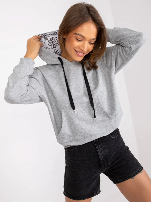Krótka bluza z kapturem w stylu casual - widok 2
