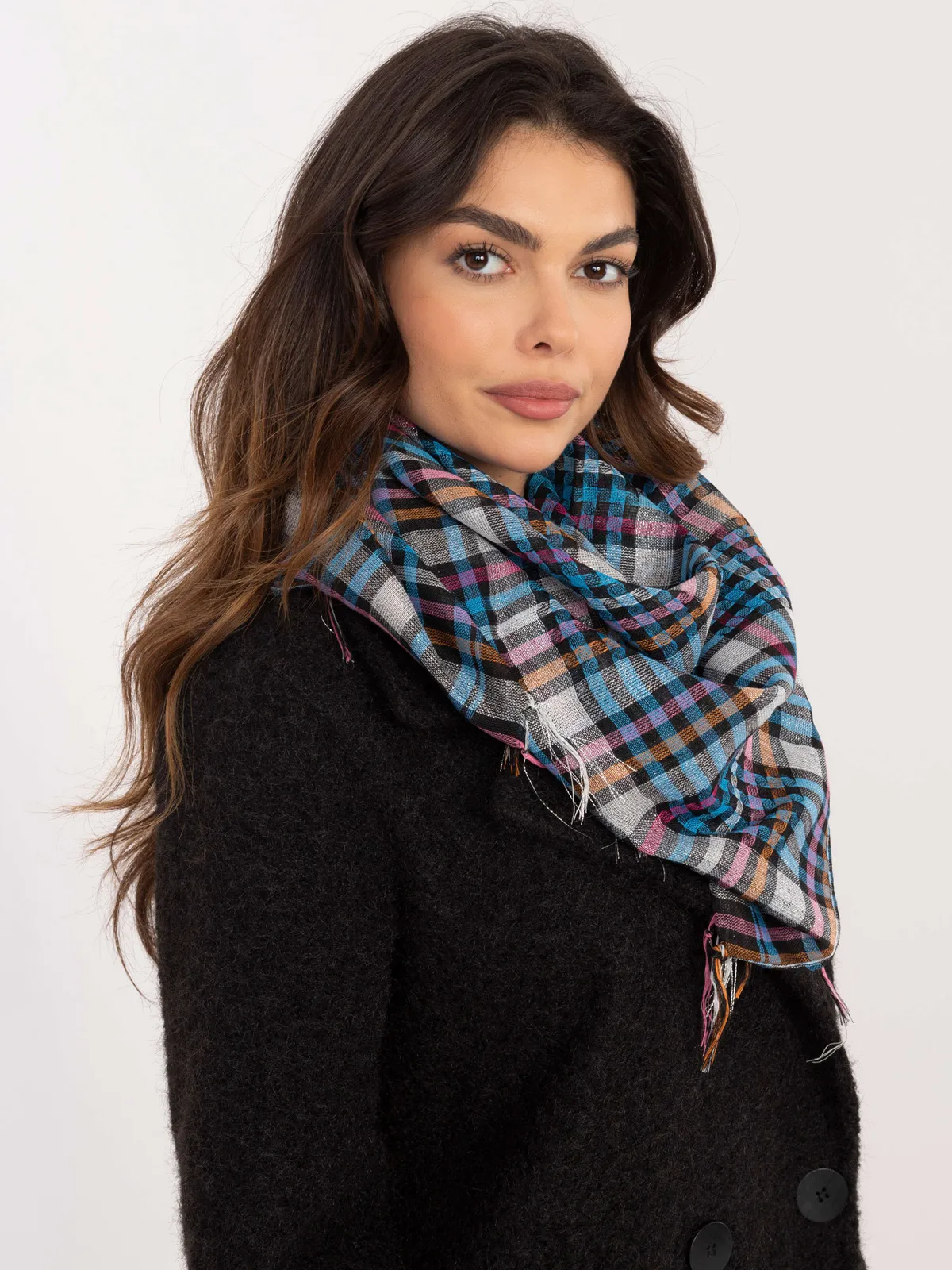 Klasyczna chusta w kratę z frędzlami - zdjęcie 1