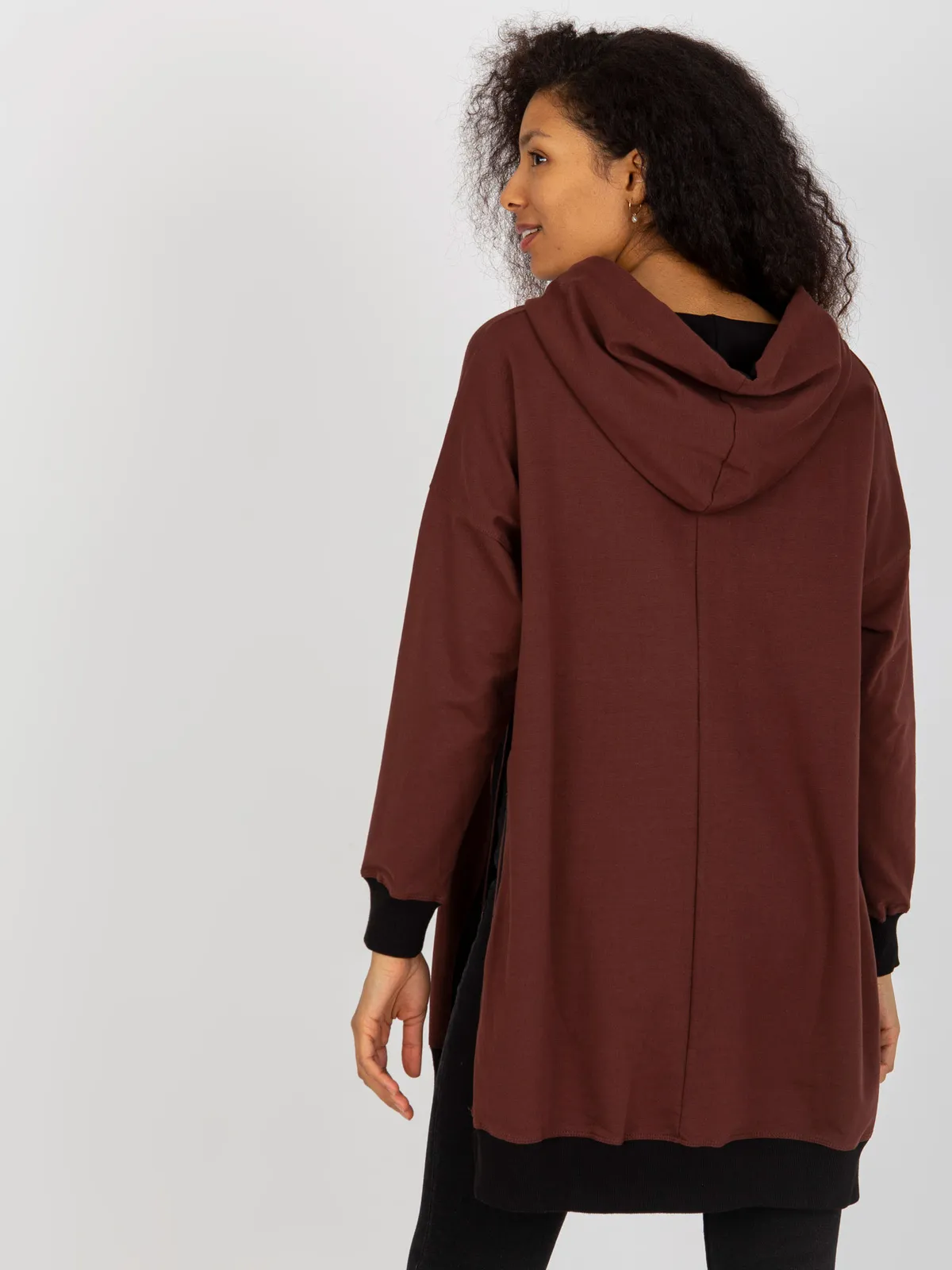 Ecru długa bluza oversize z napisem i kapturem - zdjęcie 5