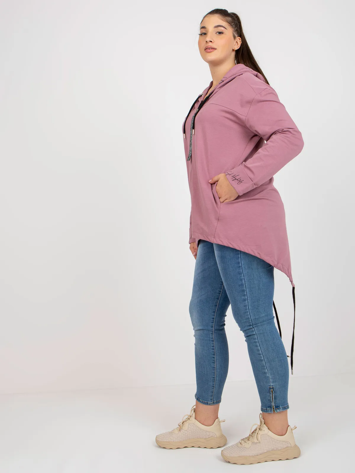Ciemnozielona rozpinana bluza plus size z napisami - zdjęcie 1