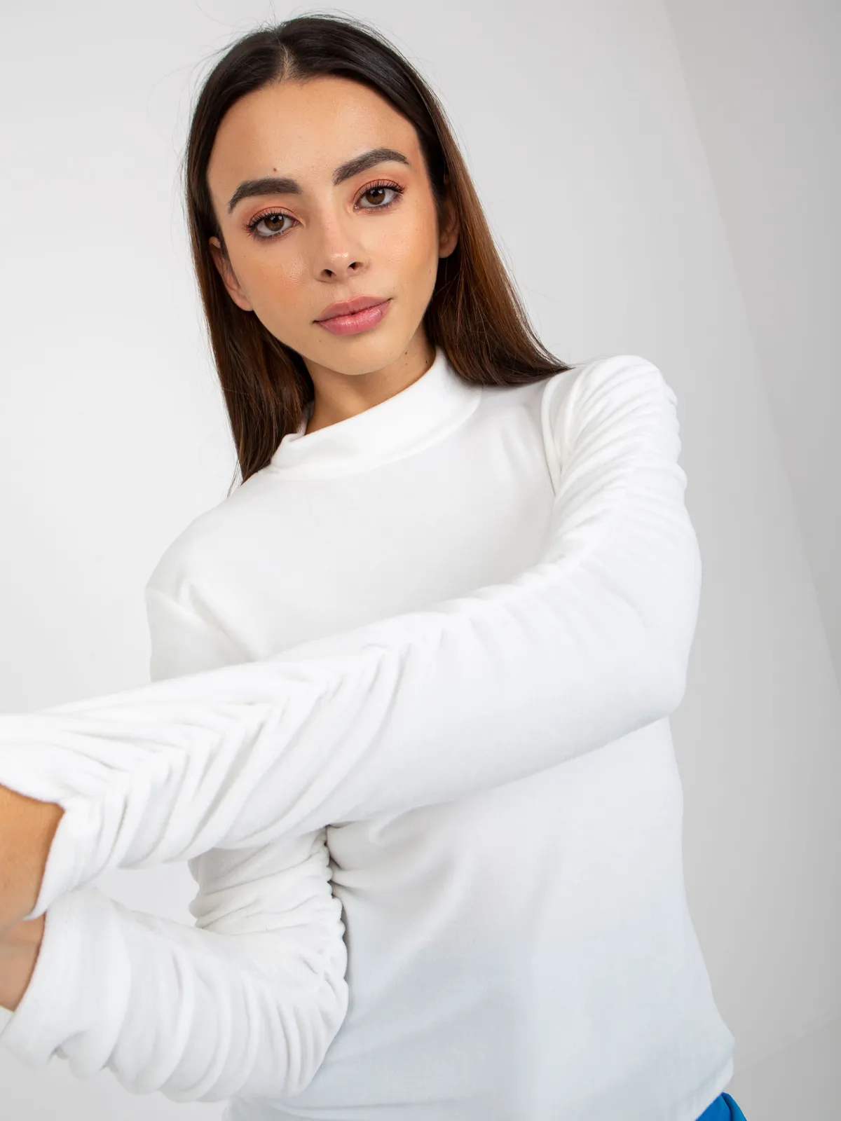 Ecru welurowa bluzka one size ze stójką RUE PARIS - zdjęcie 4