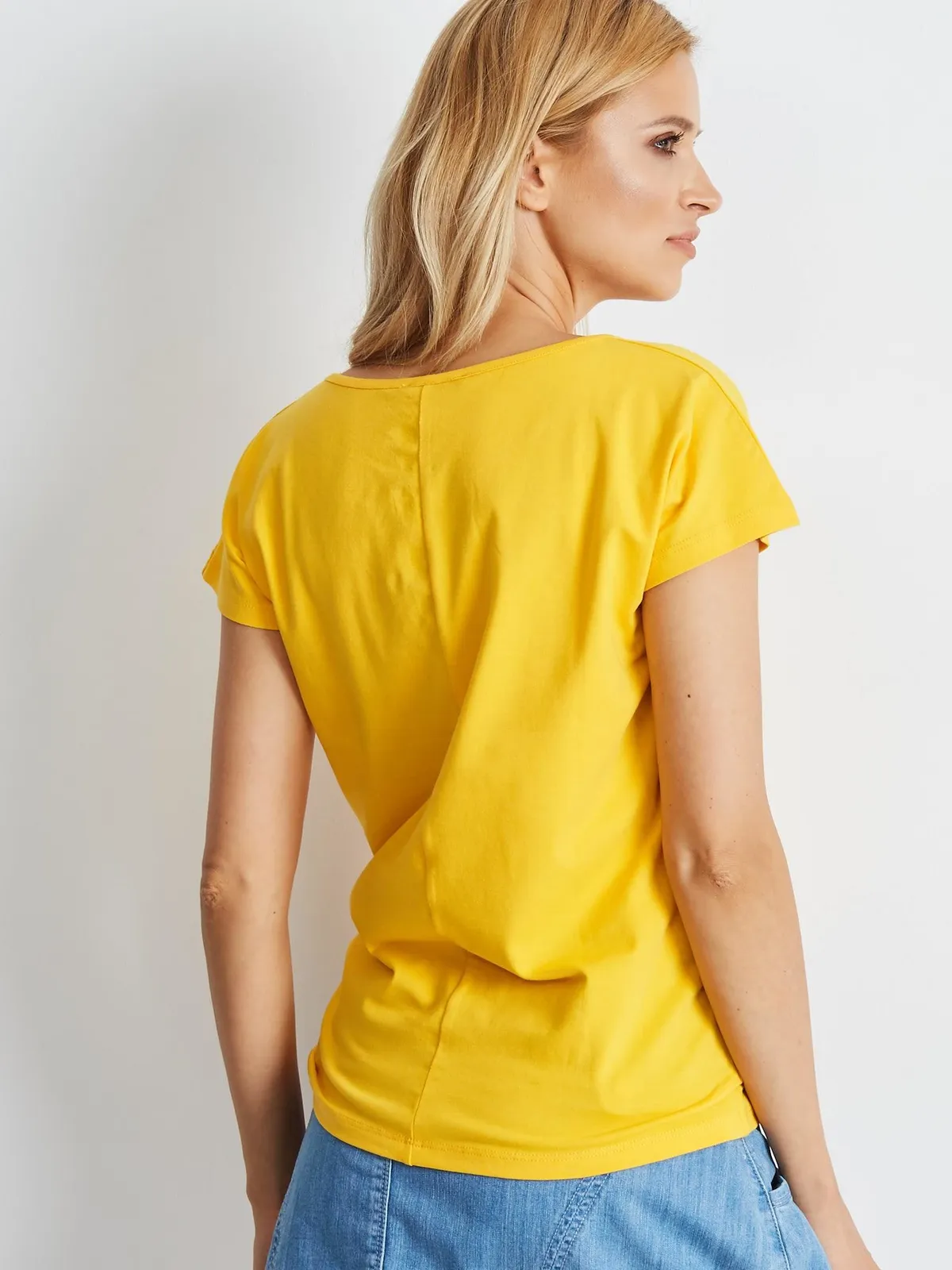 T-shirt basic ciemnożółty - zdjęcie 1