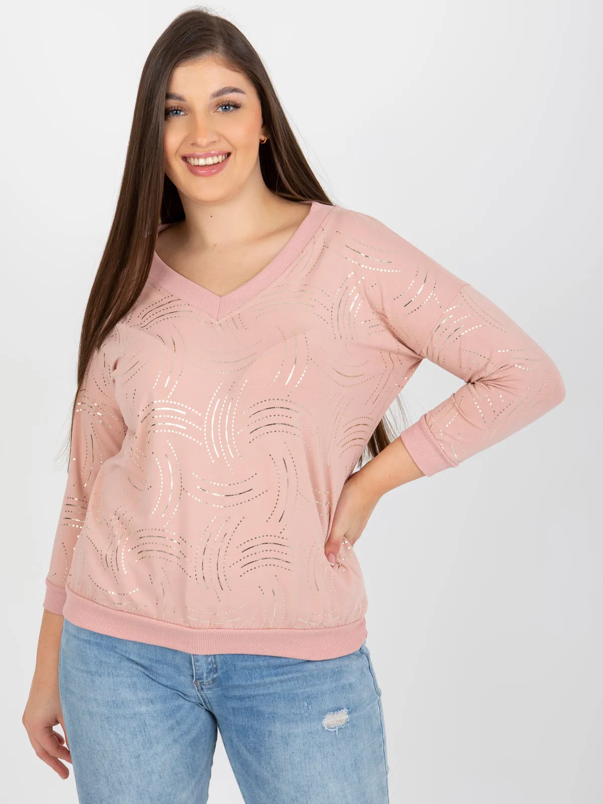 Czarna bluzka plus size z nadrukiem i rękawem 3/4 - zdjęcie 4