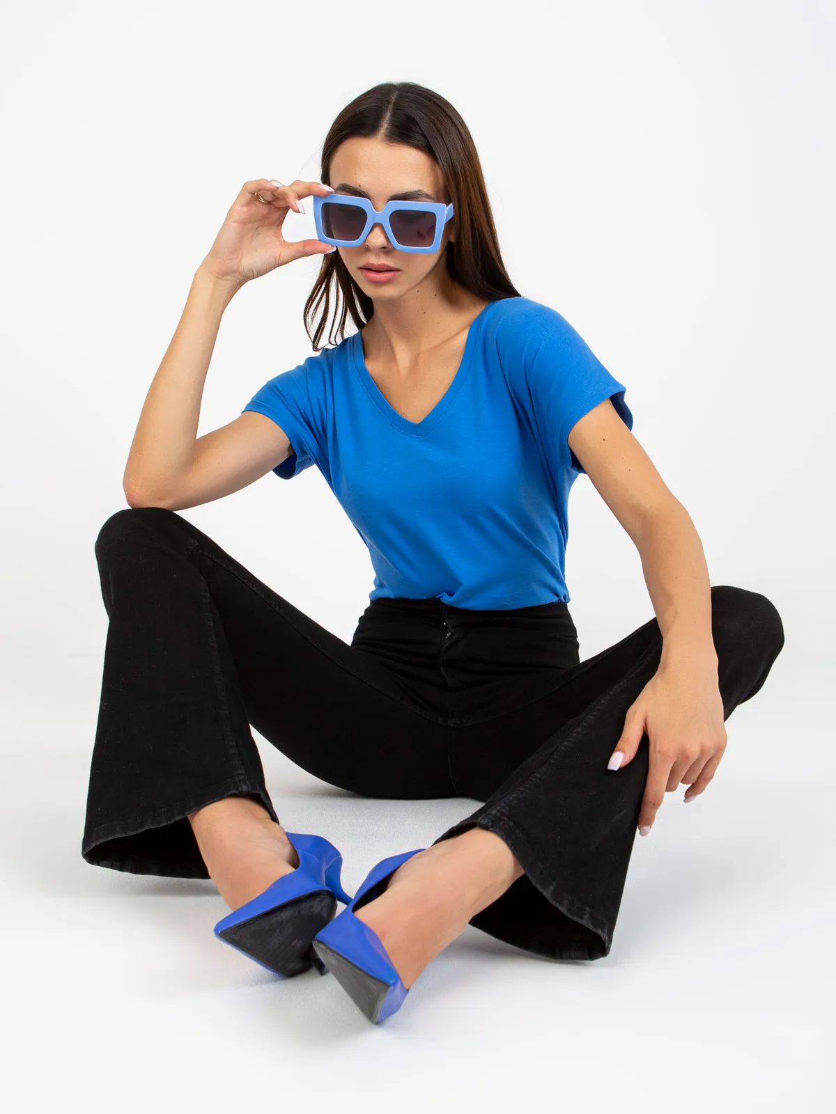 Ciemnoniebieski damski t-shirt basic bawełniany - zdjęcie 4
