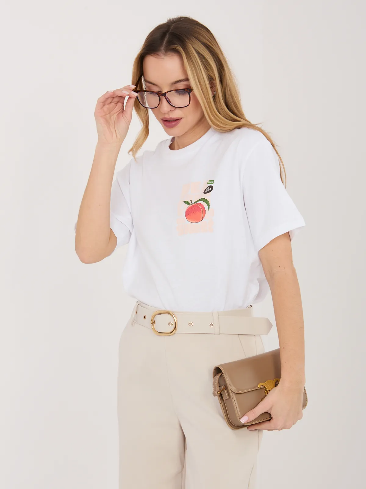 T-shirt oversize z graficznym motywem owoców - zdjęcie 5