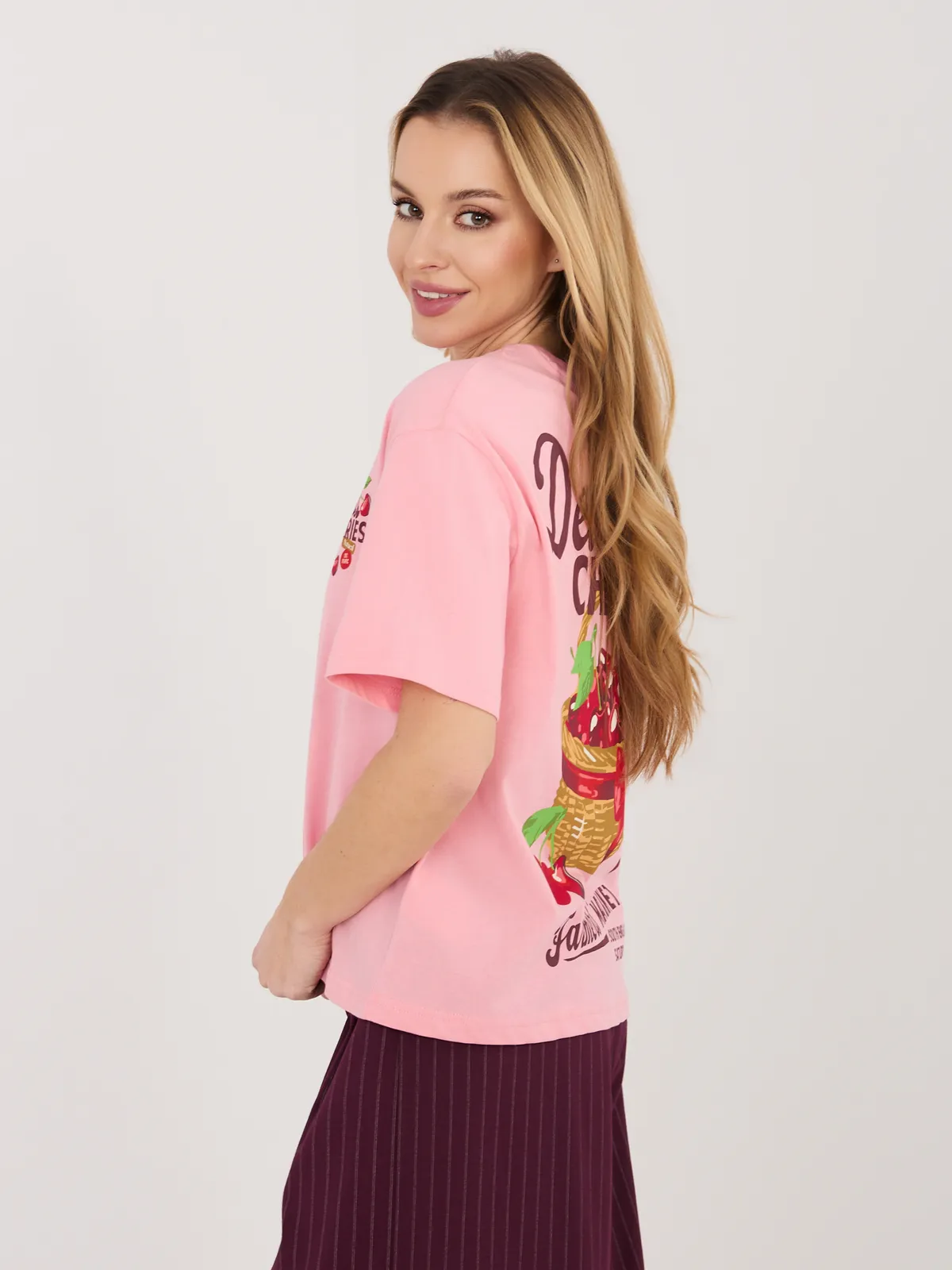 T-shirt oversize z graficznym motywem owoców - zdjęcie 4