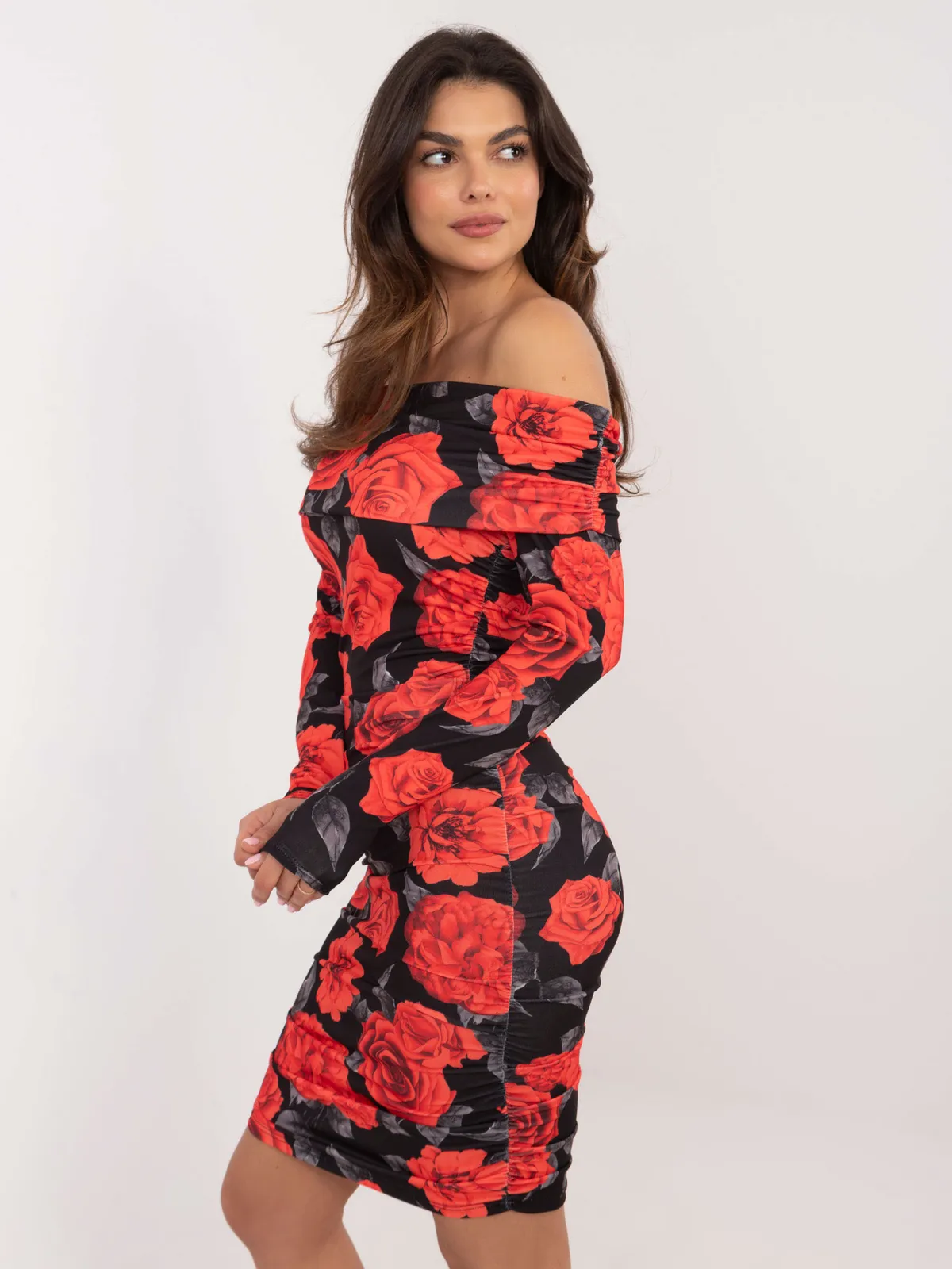 Dopasowana sukienka hiszpanka z ozdobnym marszczeniem - zdjęcie 1