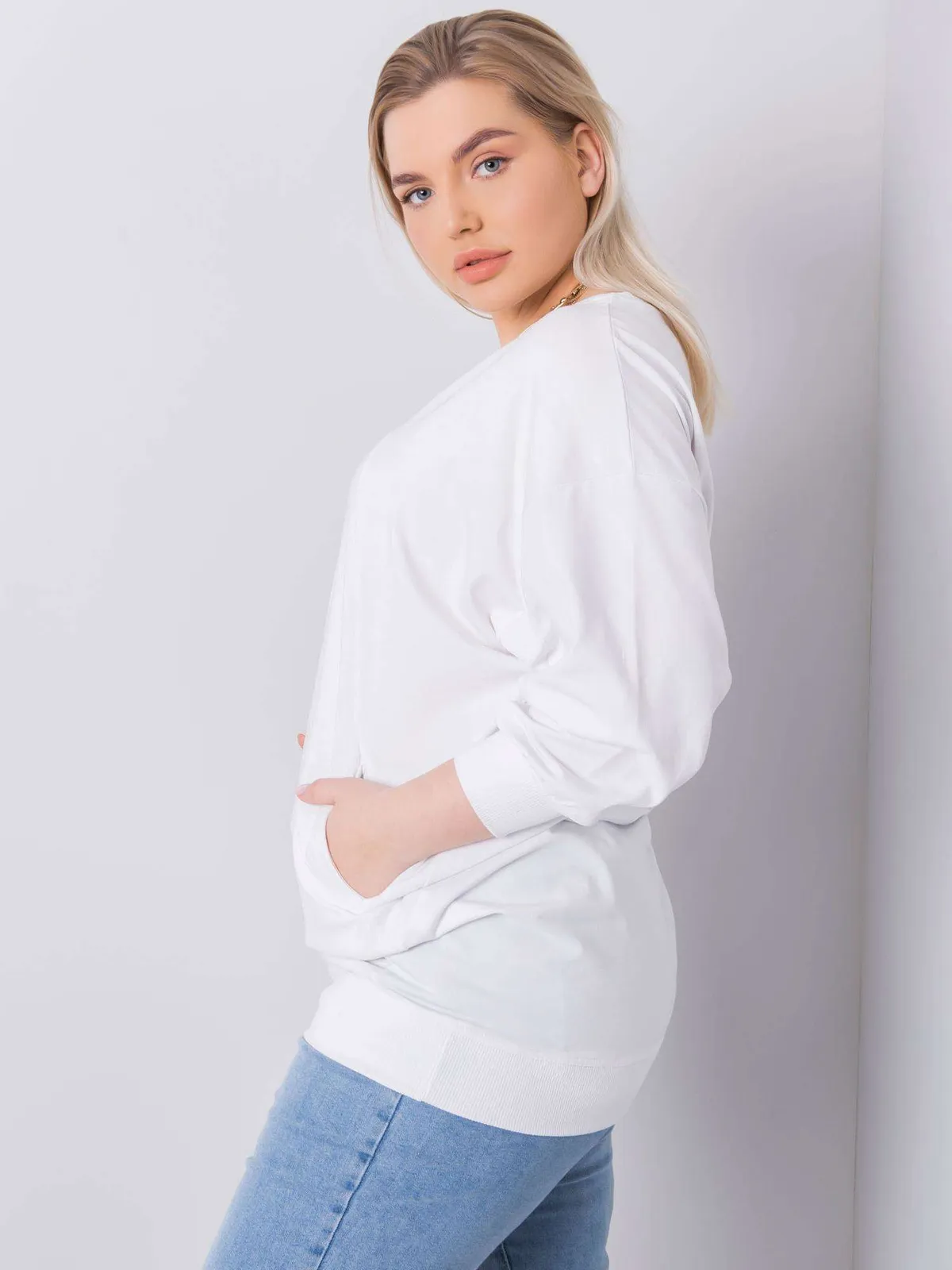 Biała bluzka plus size z bawełny - zdjęcie 1