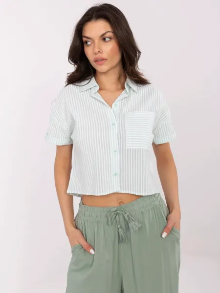 Krótka koszula w paski o kroju crop