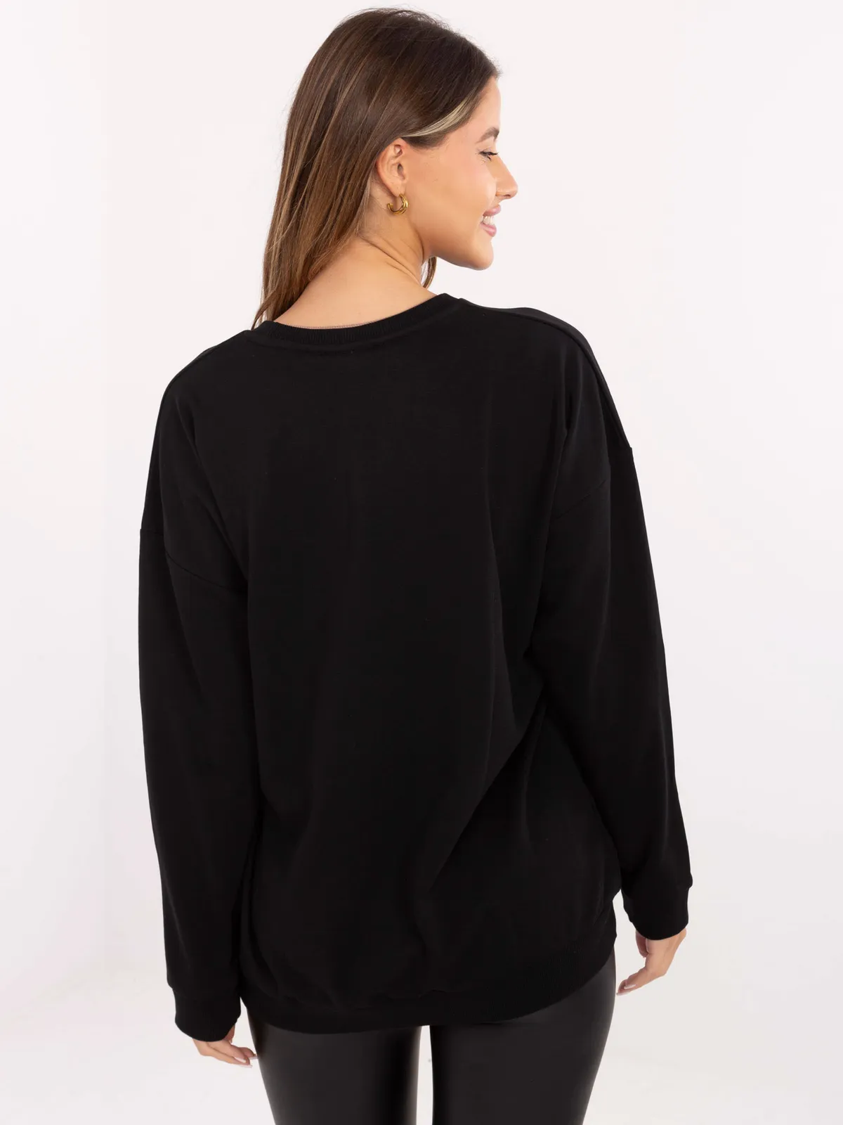 Bluza oversize z ozdobnym wiązaniem przy dekolcie - zdjęcie 1