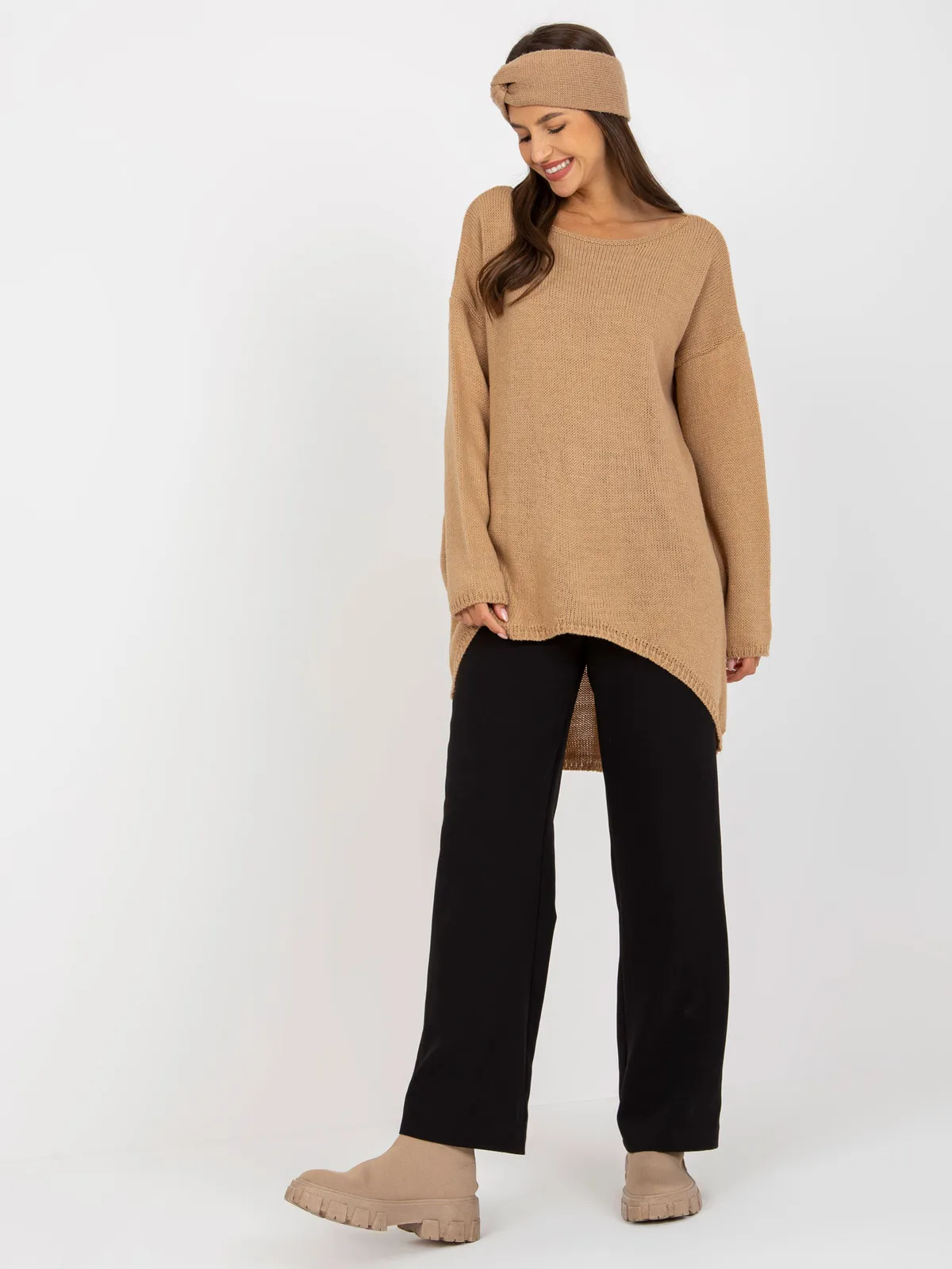 Camelowy sweter oversize z dłuższym tyłem OCH BELLA - zdjęcie 6
