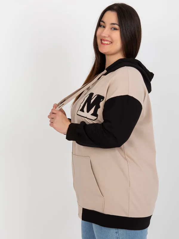 Beżowo-czarna rozpinana bluza plus size z naszywką - widok 2