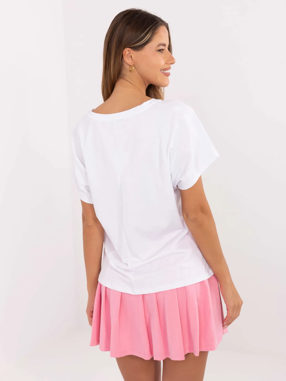 Sportowy komplet z koszulką i plisowaną spódnicą - zdjęcie 1