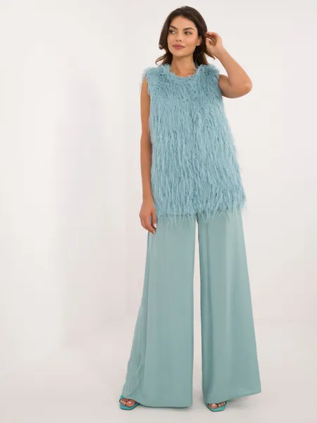 Efektowna kamizelka z futrzanym wykończeniem w stylu glamour