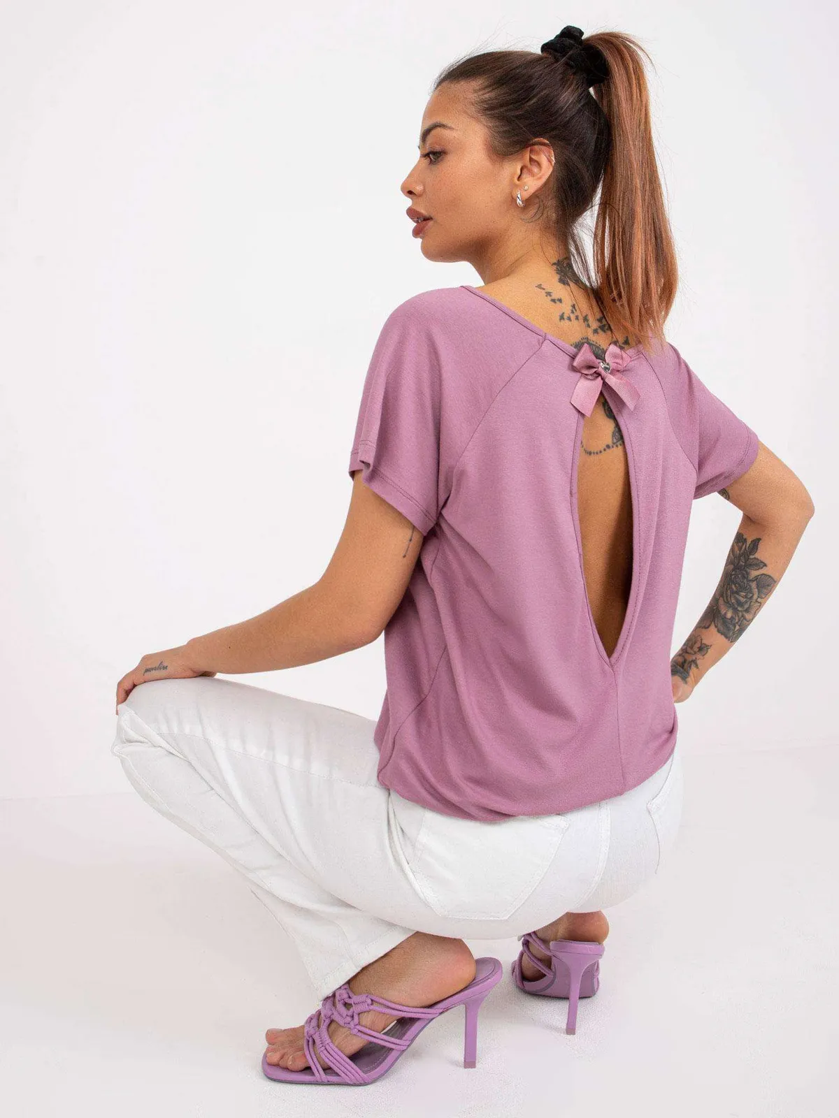 Casualowa bluzka z ozdobnym wycięciem na plecach - zdjęcie 1