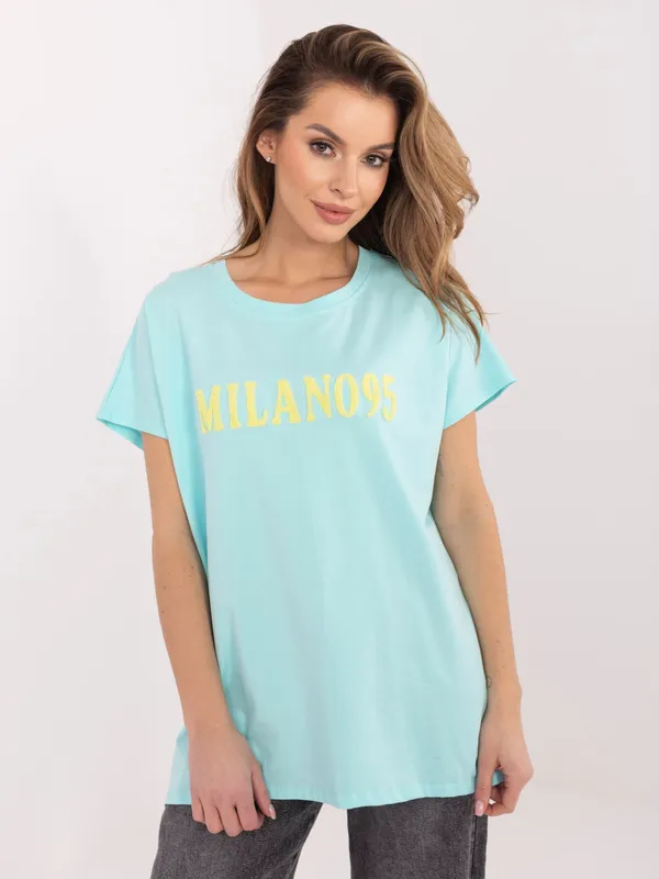 Casualowy T-shirt oversize z nadrukiem napisu