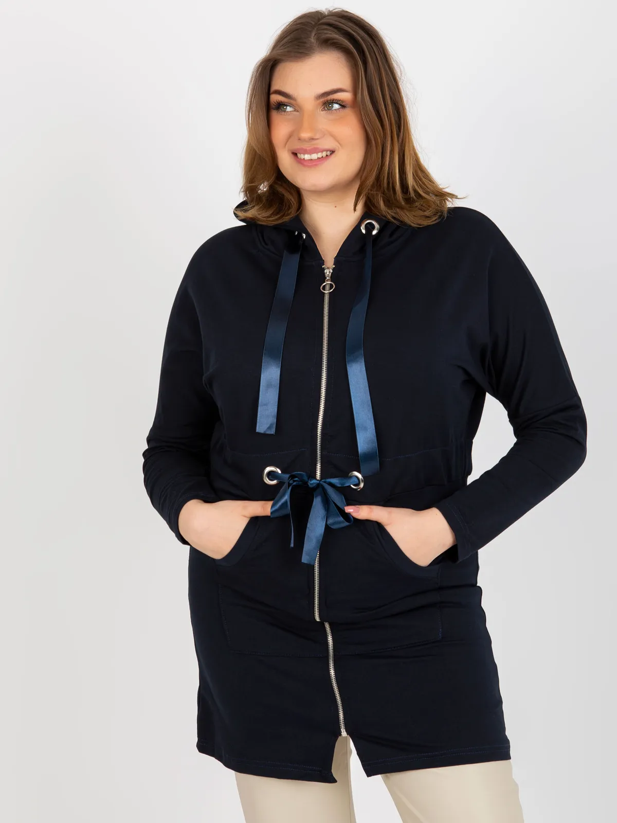 Jasnofioletowa rozpinana bluza plus size ze ściągaczem - zdjęcie 2