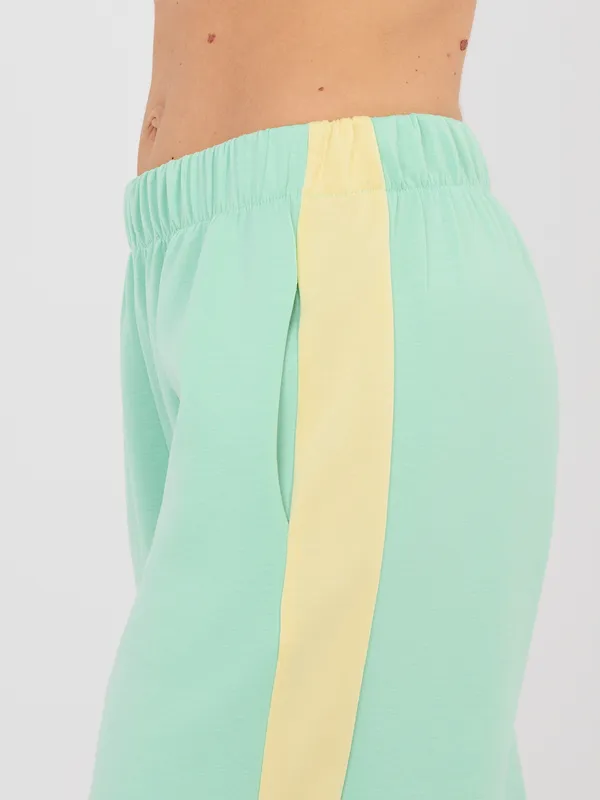 Casualowe spodnie dresowe z lampasem o kroju wide leg
