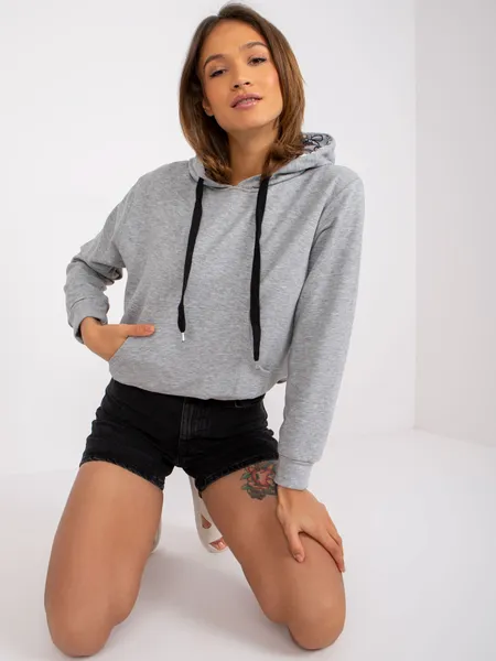 Krótka bluza z kapturem w stylu casual