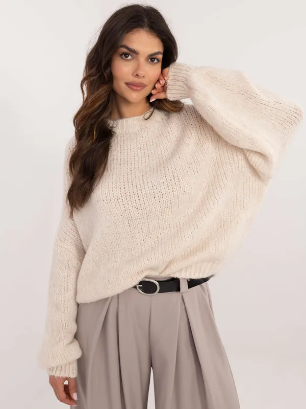 Sweter oversize o luźnym kroju z golfem