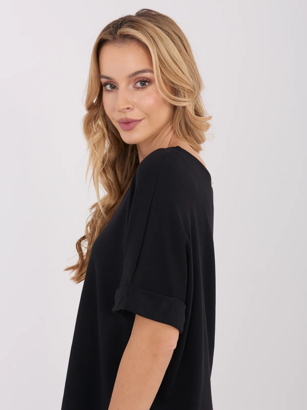 Casualowa bluzka oversize z wywiniętymi rękawami - zdjęcie 1