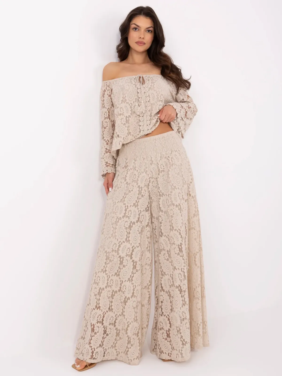 Koronkowe spodnie palazzo z wysokim stanem - zdjęcie 1