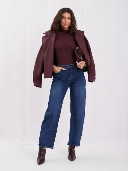 Klasyczne spodnie jeansowe o kroju wide leg