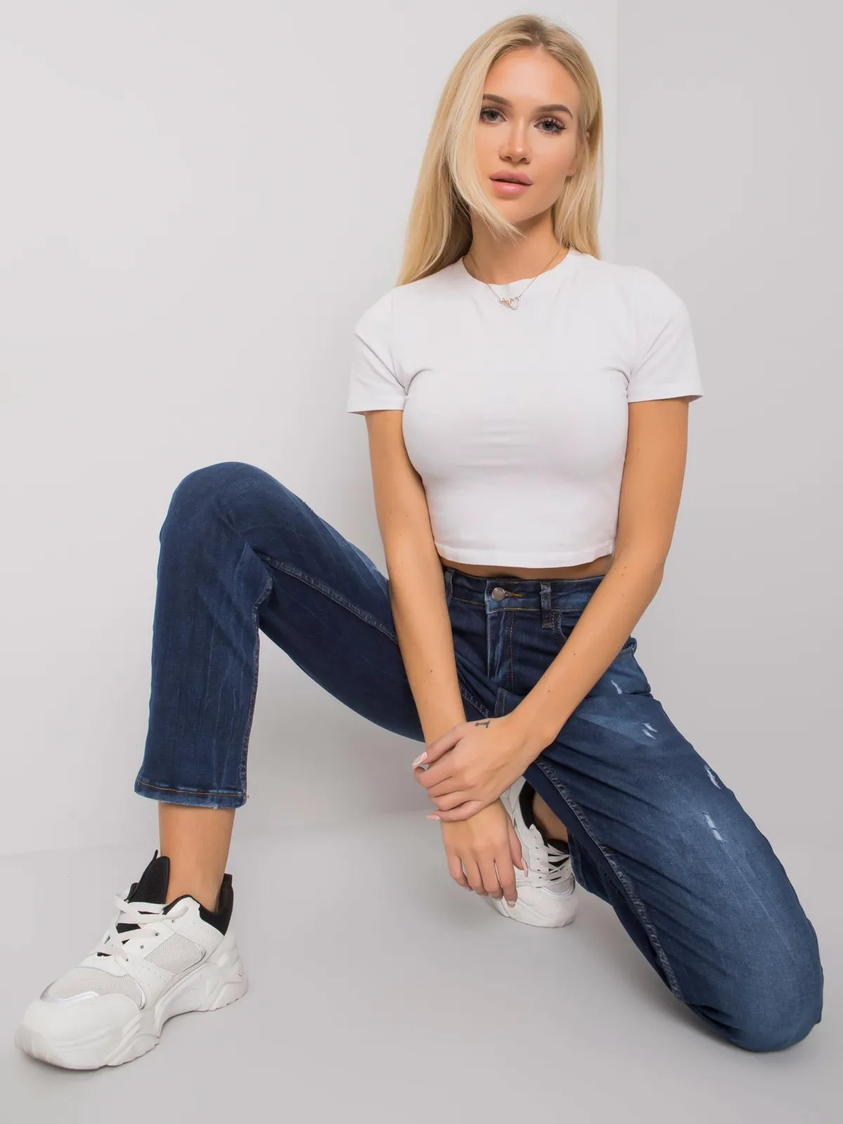 Ciemnoniebieskie jeansy regular - zdjęcie 5