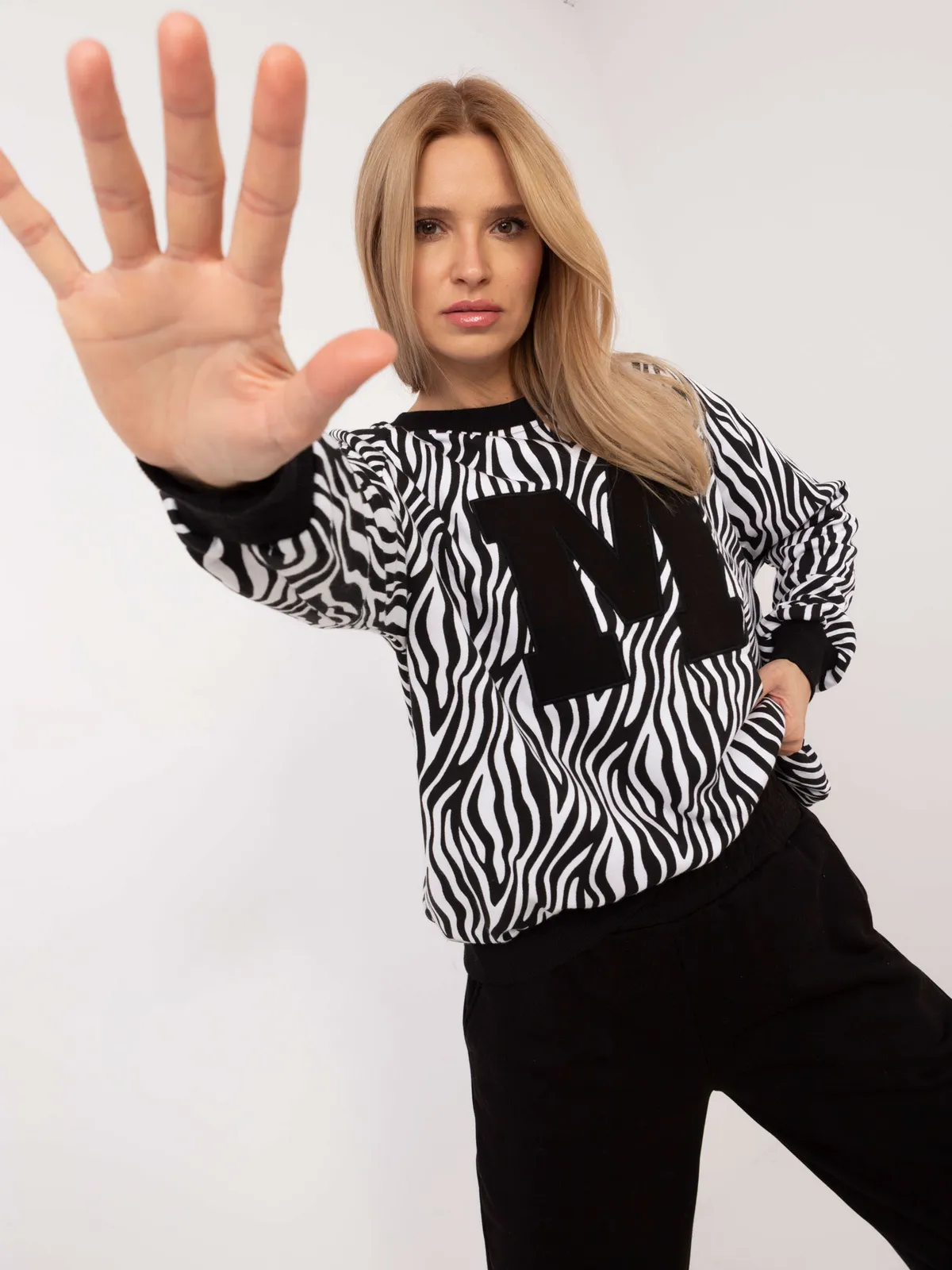 Casualowy komplet dresowy z bluzą i joggerami - zdjęcie 1