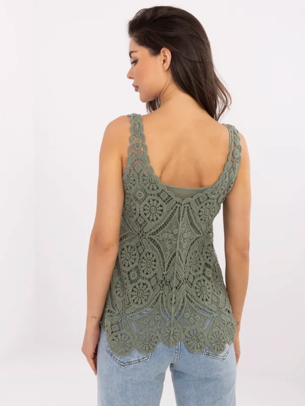 Koronkowa bluzka na ramiączkach w stylu boho