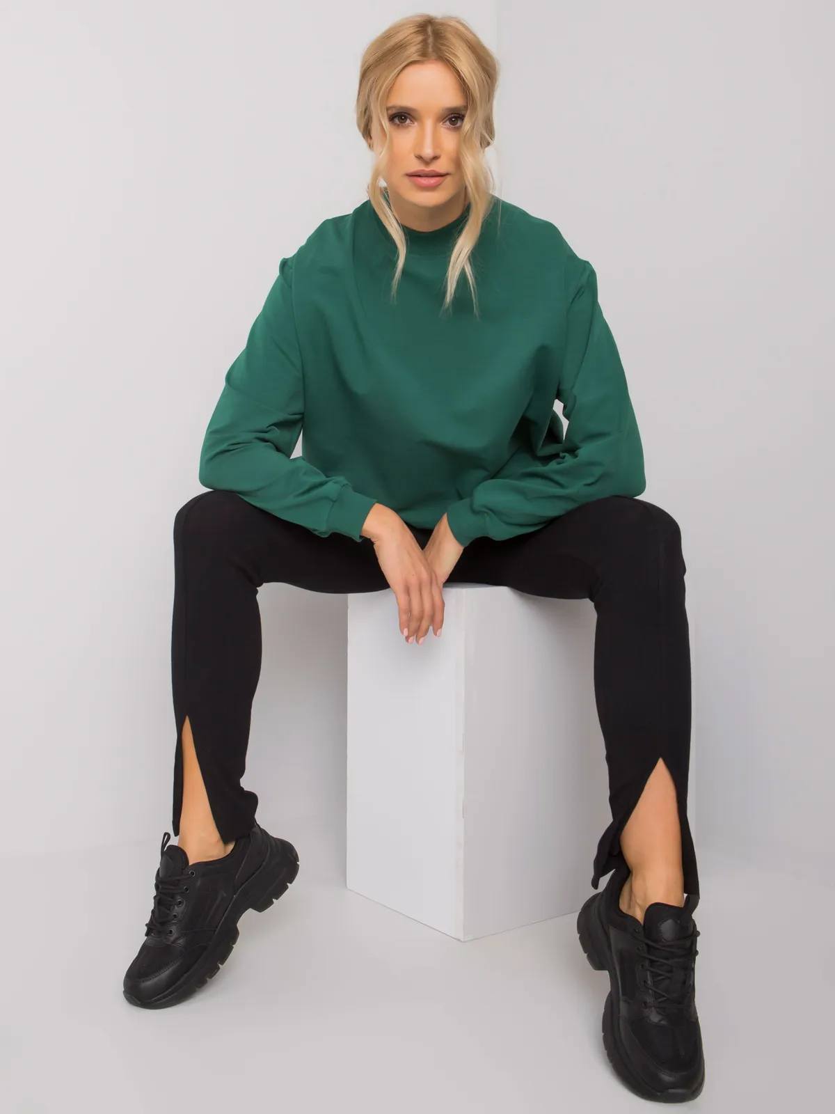 Ciemnozielona bawełniana bluza basic - zdjęcie 4