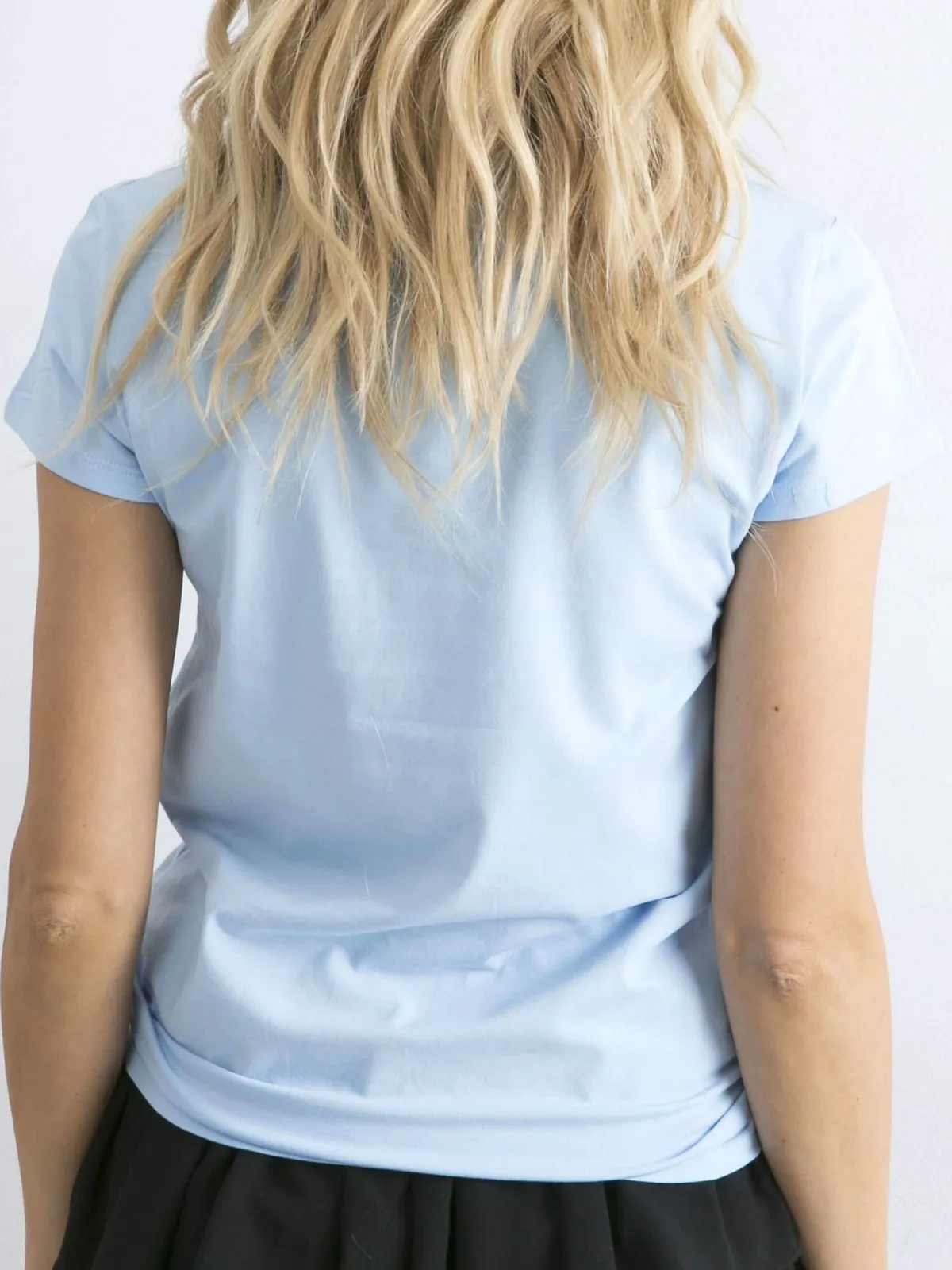 Jasnoniebieski t-shirt Peachy - zdjęcie 3