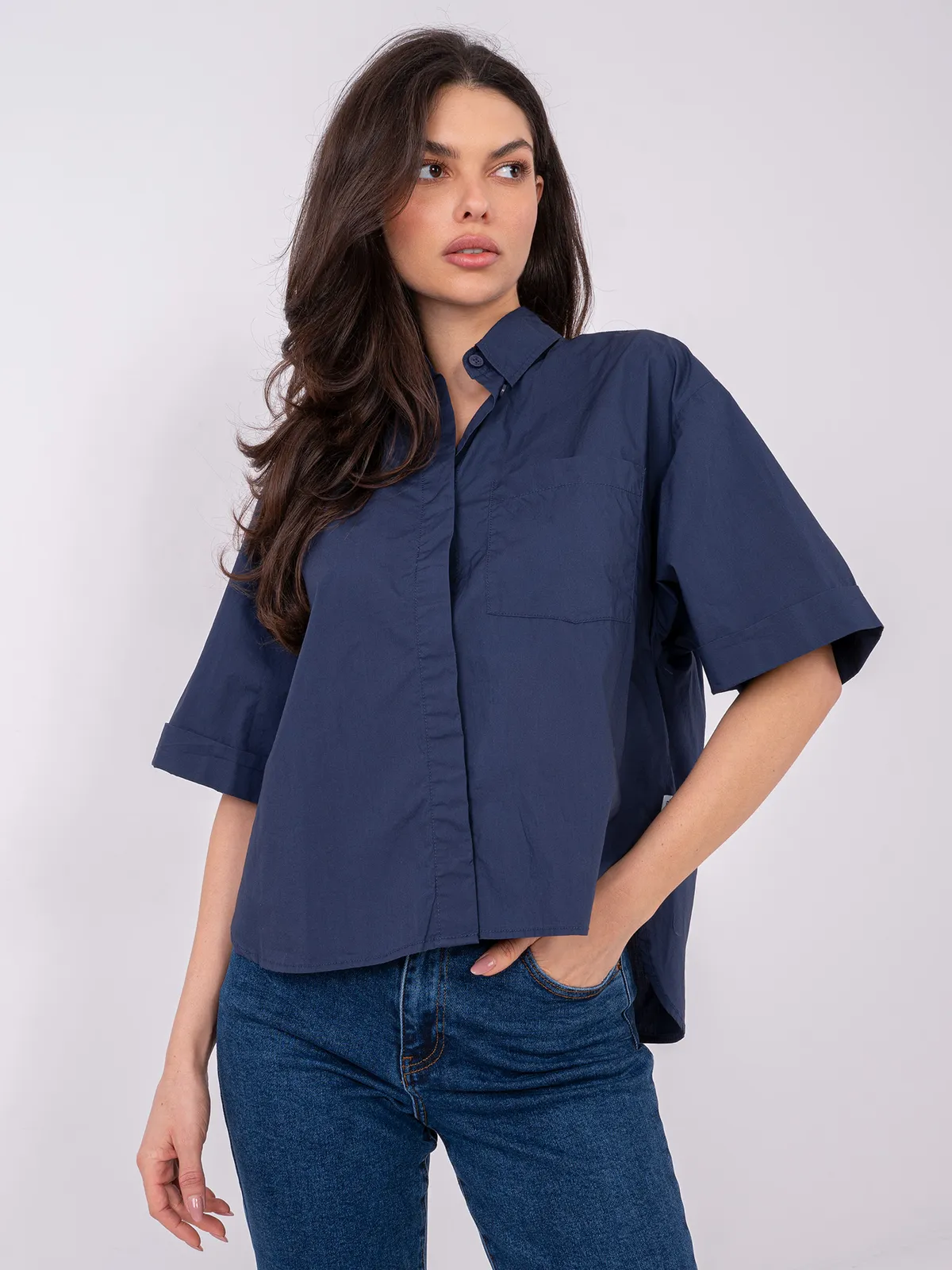 Koszula oversize o kroju boxy z kieszenią - zdjęcie 1