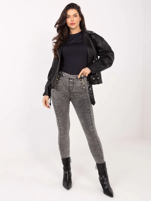 Ciemnoszare jeansy damskie skinny z ozdobnymi guzikami - widok 2