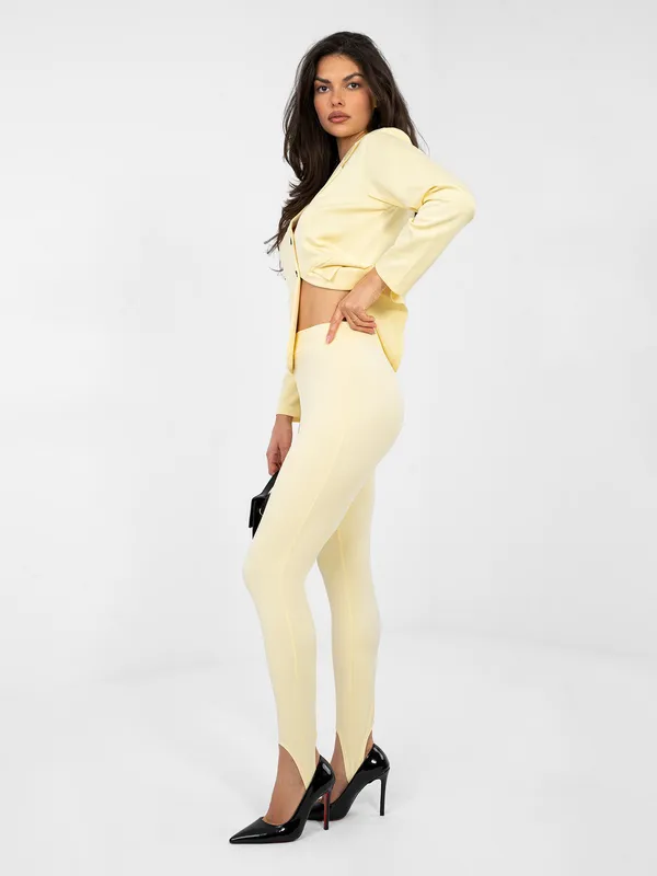 Dopasowane legginsy z wysokim stanem i strzemionami - widok 2