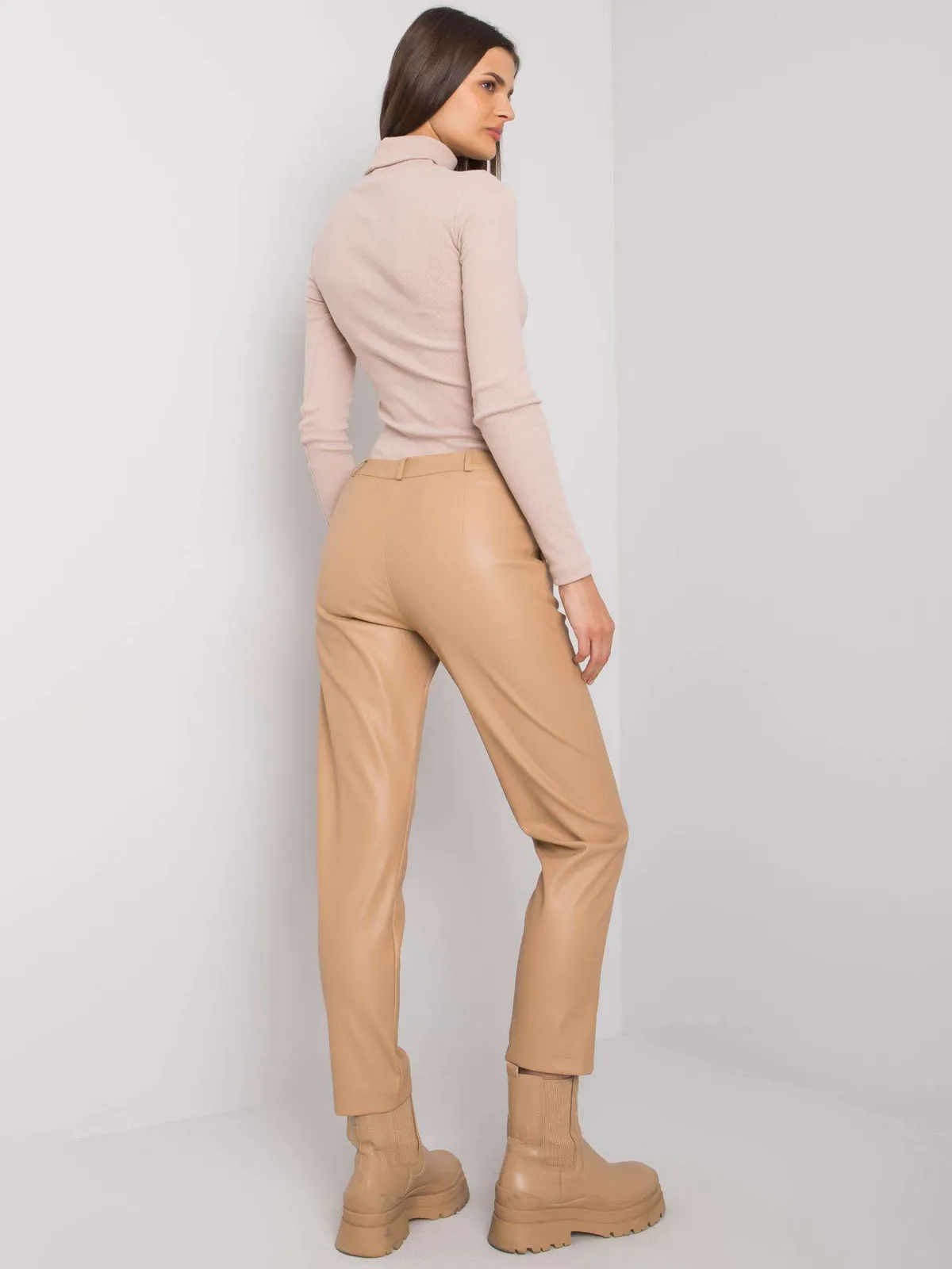 Dopasowane spodnie z wysokim stanem typu slim - zdjęcie 1