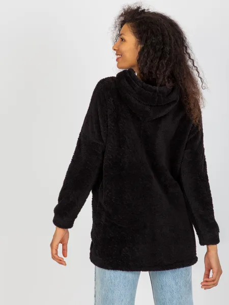 Czarna futrzana bluza rozpinana z kieszeniami RUE PARIS