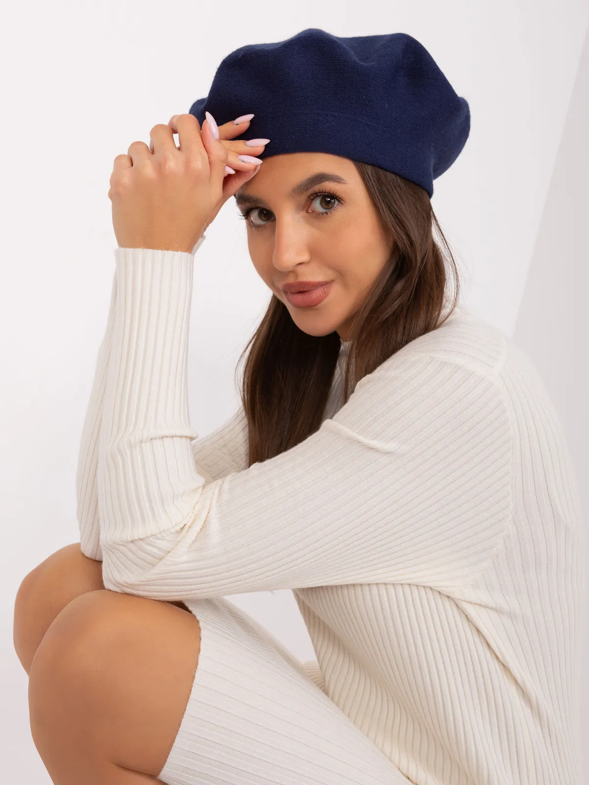 Turkusowy beret zimowy damski - zdjęcie 4