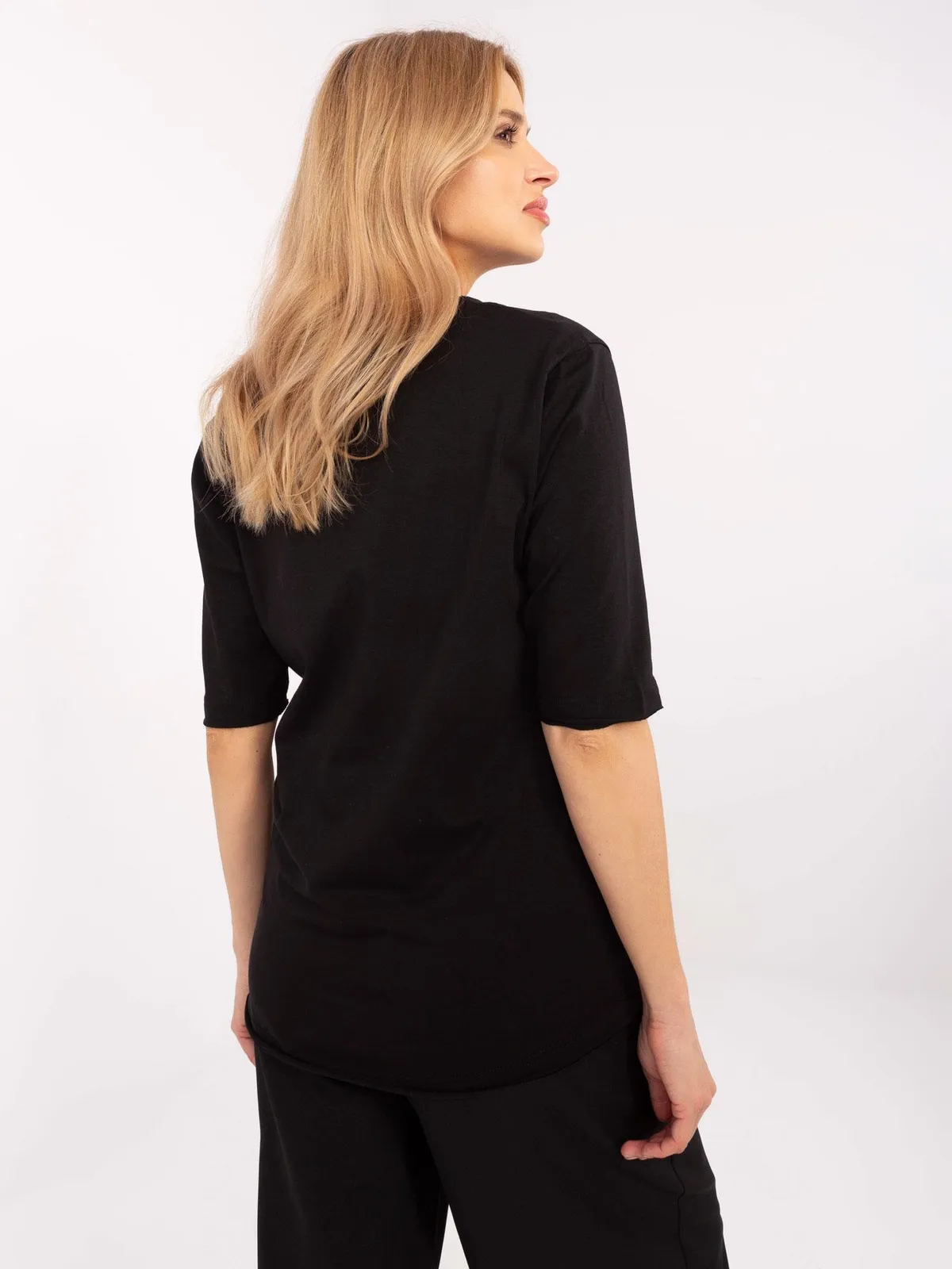 Casualowa bluzka z artystycznym nadrukiem i napisem - zdjęcie 1