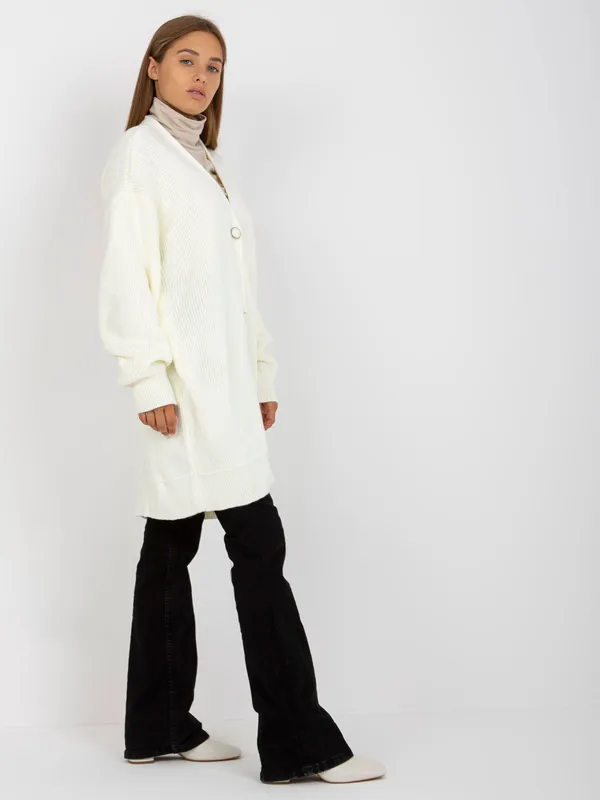 Ecru długi sweter rozpiany o kroju oversize RUE PARIS - widok 2