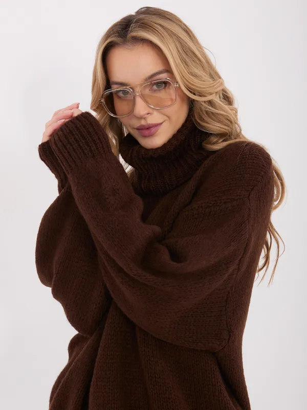 Oversize sweter z golfem o luźnym kroju