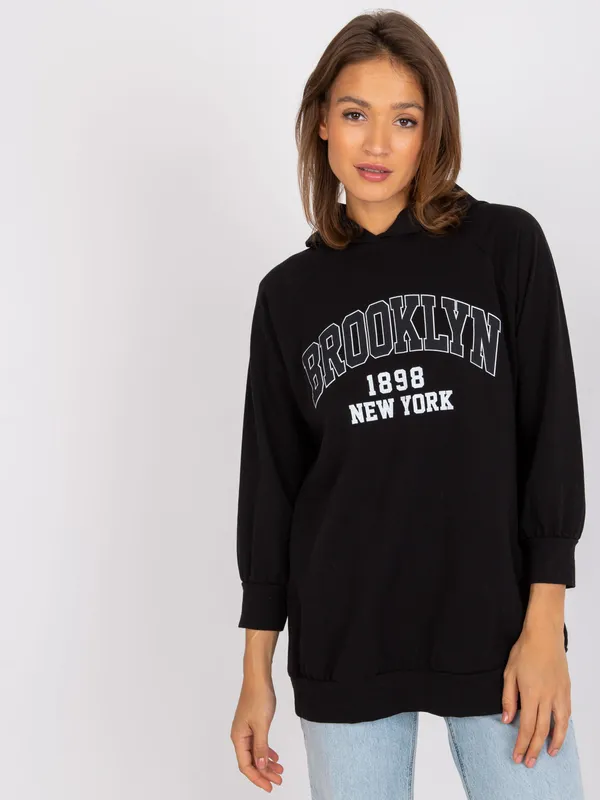 Bluza oversize z kapturem w stylu varsity
