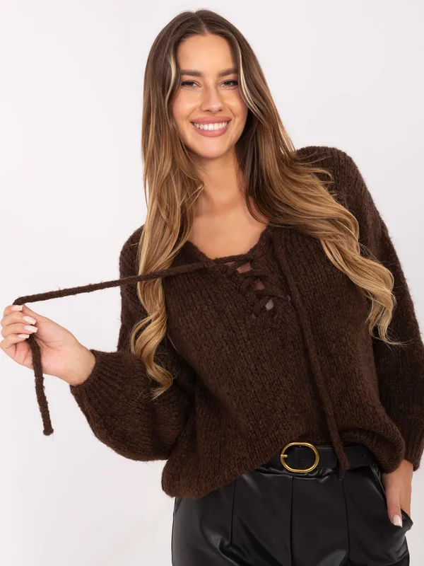 Sweter oversize ze sznurowanym dekoltem w serek
