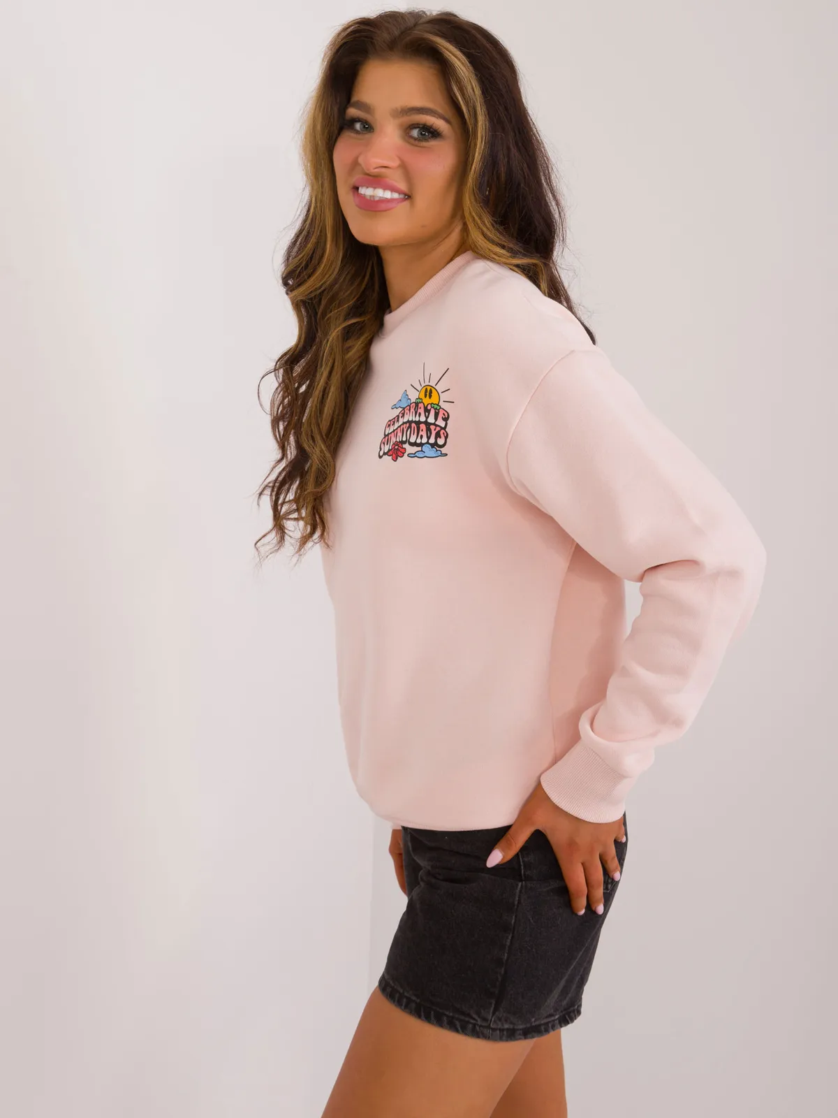 Oversize bluza z grafiką w klimacie retro - zdjęcie 3